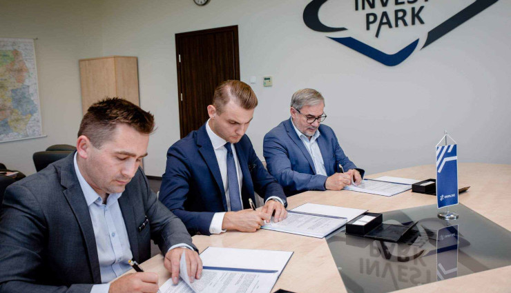 Umowa na budowę bocznicy kolejowej.