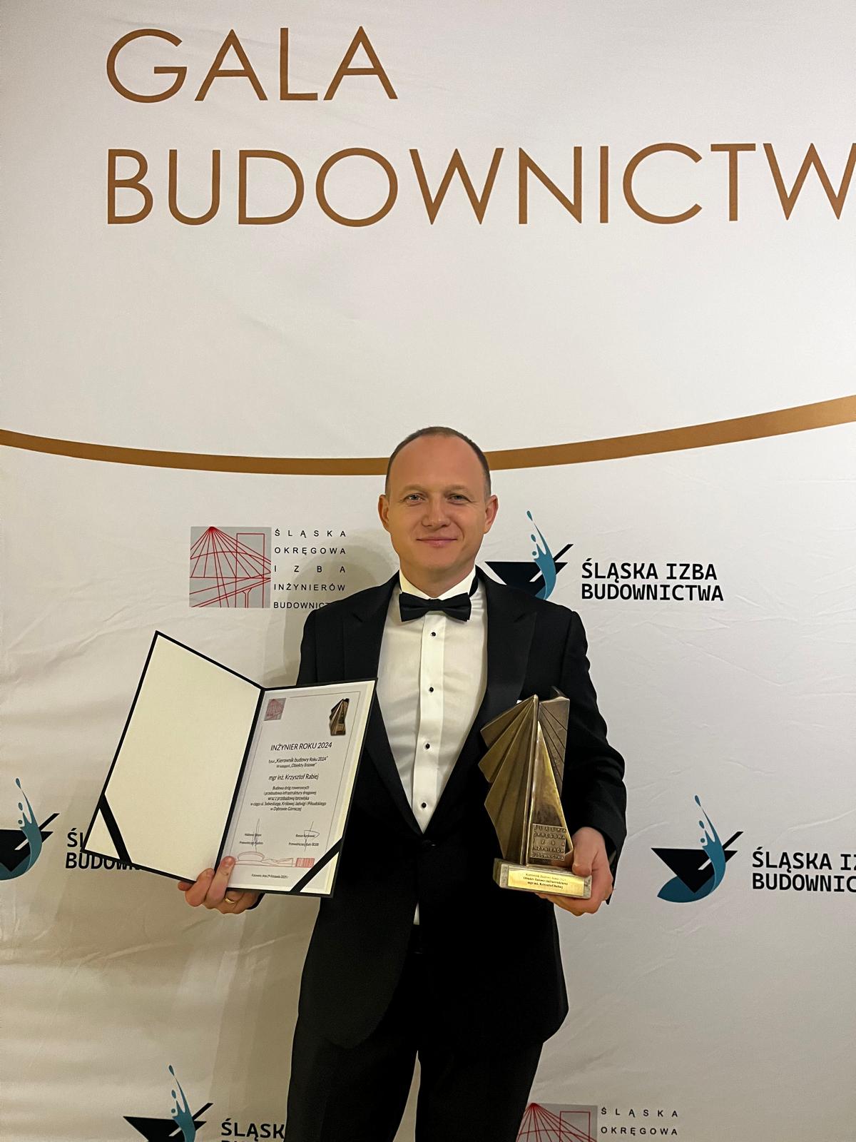 Pracownik ZUE S.A. - Krzysztof Rabiej z tytułem „Kierownik Budowy Roku 2024”