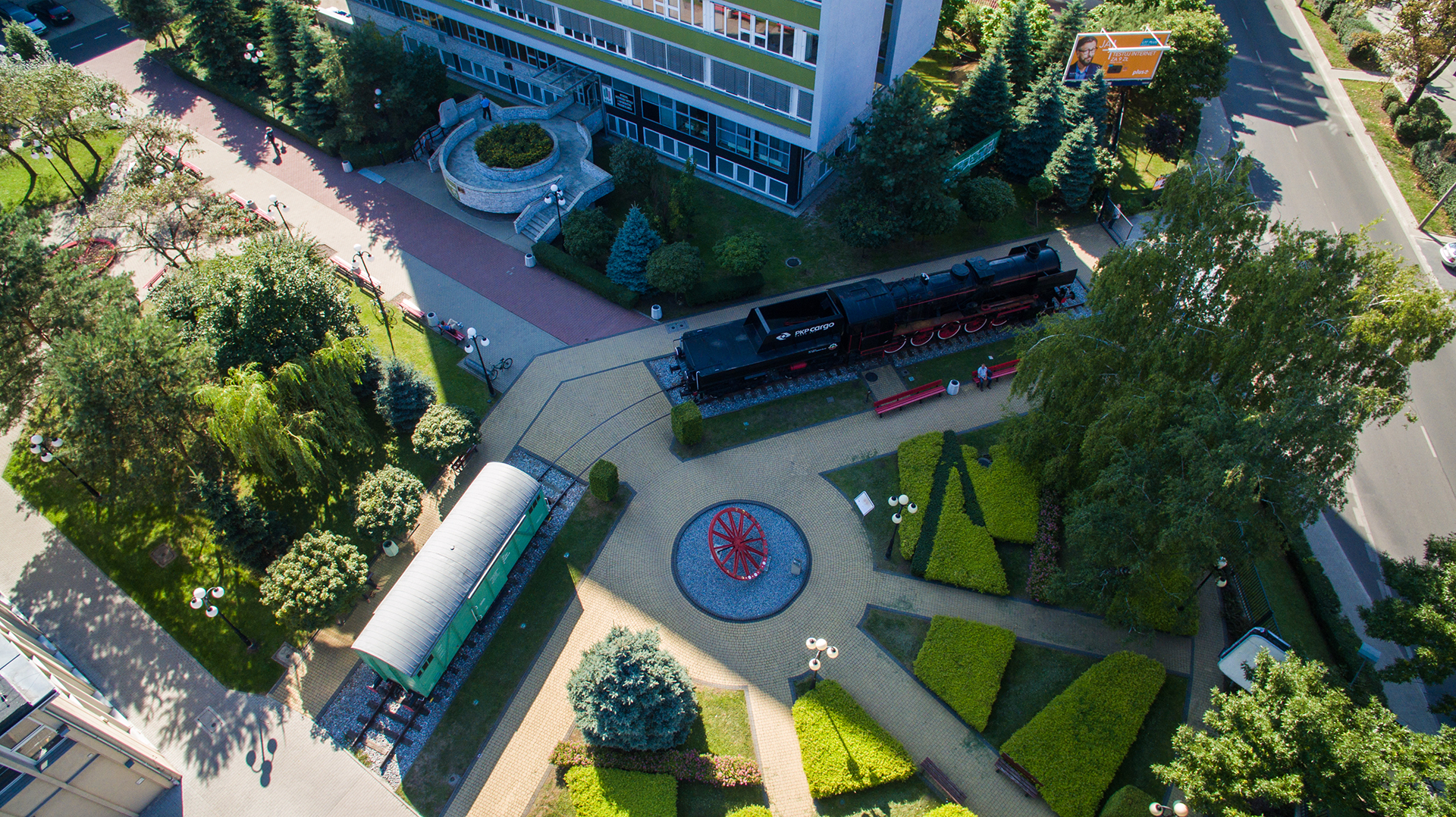 Ekspozycja lokomotywy  na terenie AGH  w Krakowie